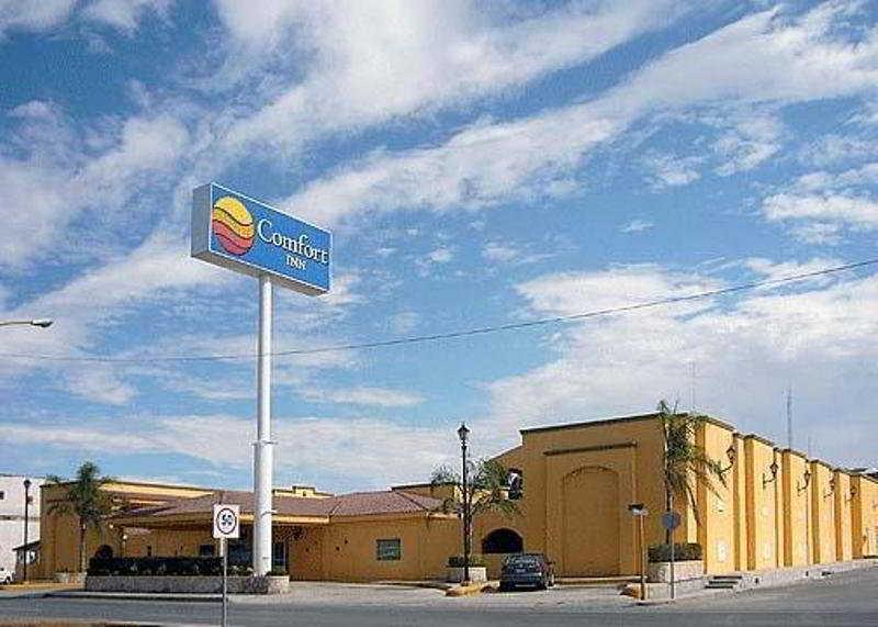 Comfort Inn Monclova Exterior photo