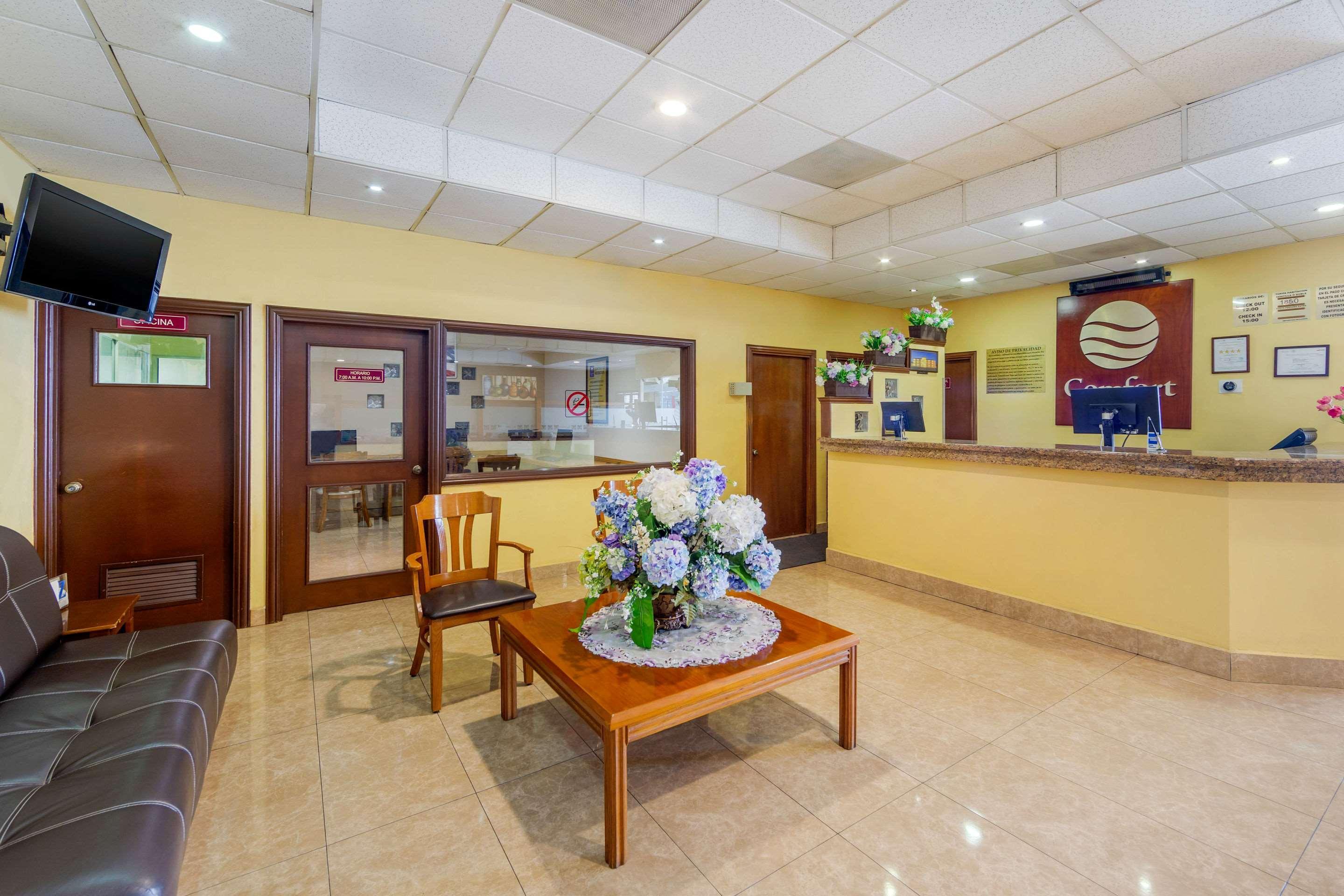 Comfort Inn Monclova Exterior photo